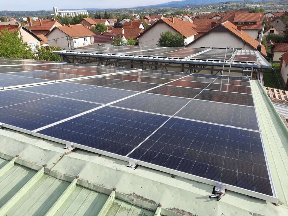 solarni sistem na krovu objekta