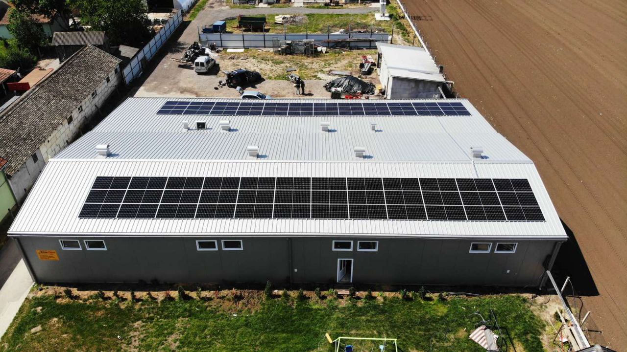 solarna elektrana snage 20 kW ugrađena na krovu